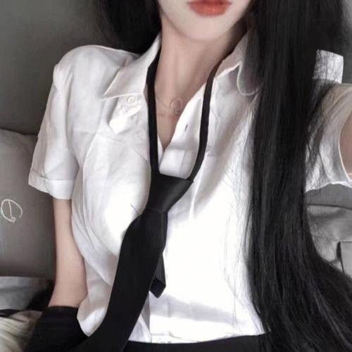 告诉我，我是谁高清封面